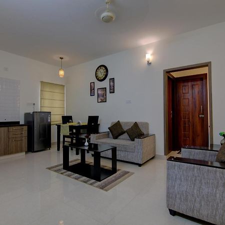 Sunshine Suites Grand Deluxe Bangalore Buitenkant foto