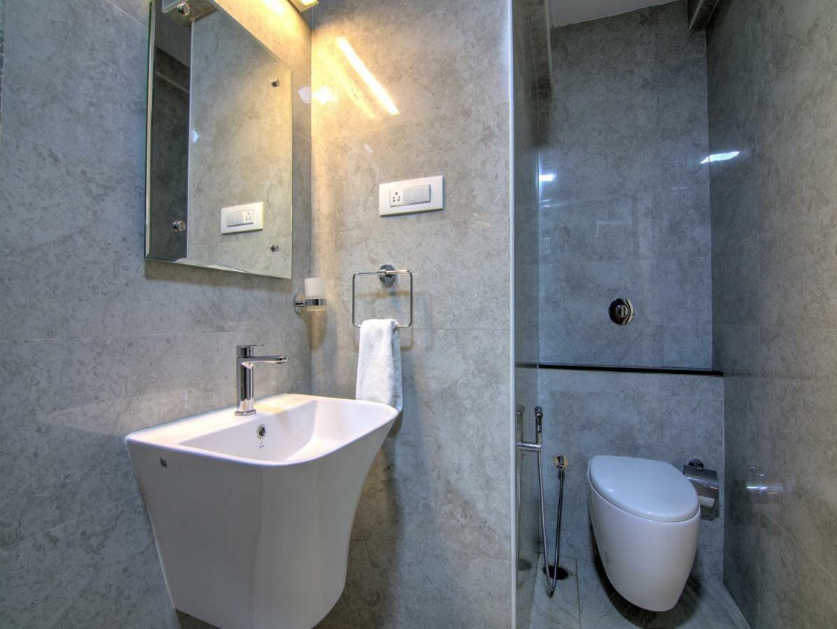 Sunshine Suites Grand Deluxe Bangalore Buitenkant foto
