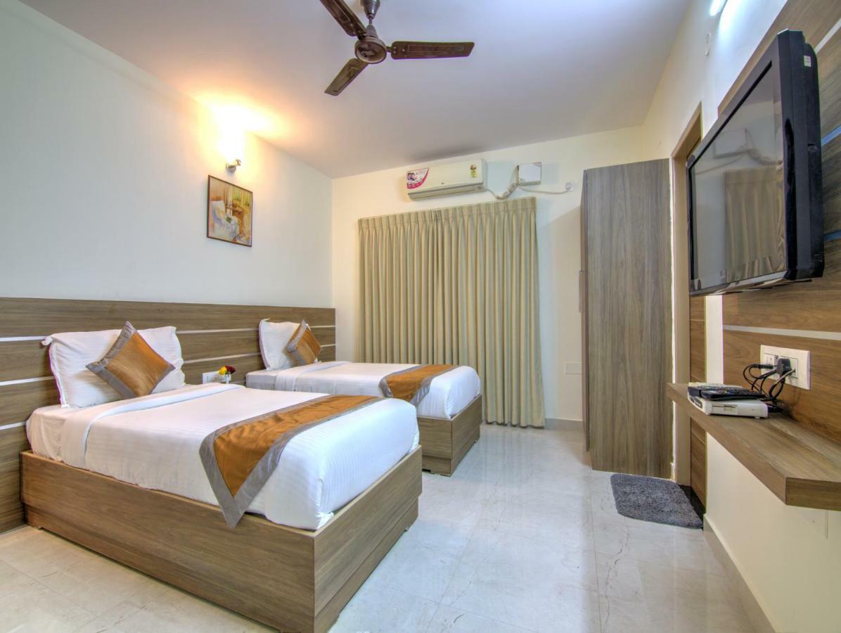 Sunshine Suites Grand Deluxe Bangalore Buitenkant foto